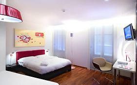 La Cour Des Augustins Boutique Gallery Design Hotel